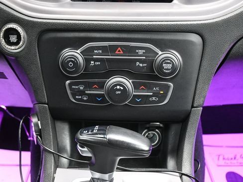 Used 2023 Dodge Charger SXT RWD image 17