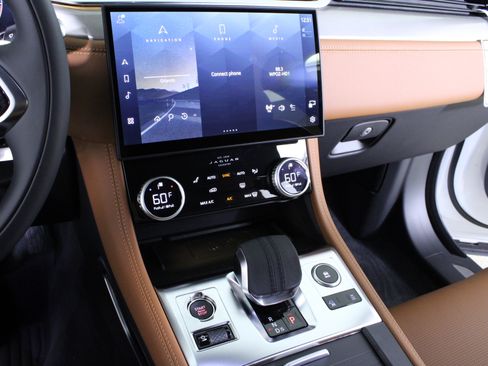 New 2026 Jaguar F-PACE R-Dynamic S image 19