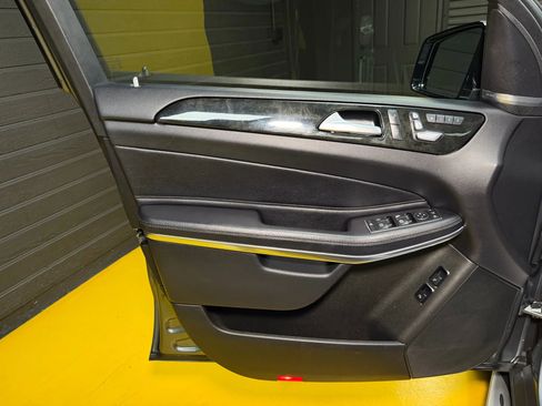 Used 2017 Mercedes-Benz GLS 550 GLS 550 Sport Utility 4D w/ Driver Assistance Package image 37