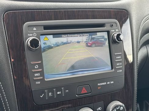 Certified 2016 Chevrolet Traverse LT w/ Style and Technology Package image 23
