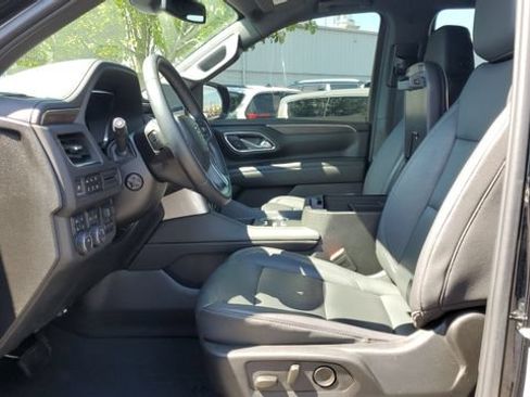 Used 2023 Chevrolet Tahoe Z71 w/ Luxury Package AWD/4WD image 4