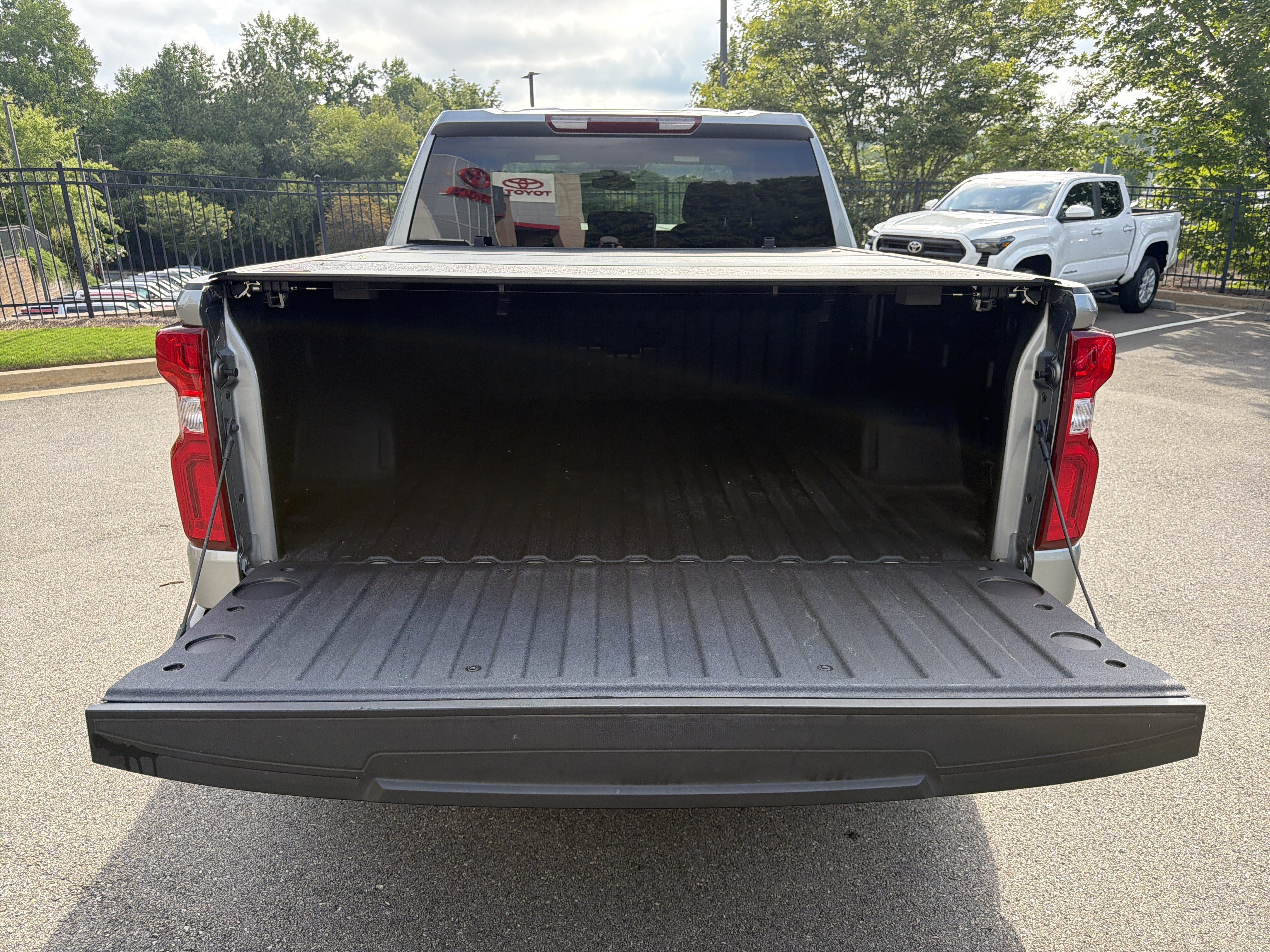 Used 2025 Chevrolet Silverado 1500 RST AWD/4WD image 18