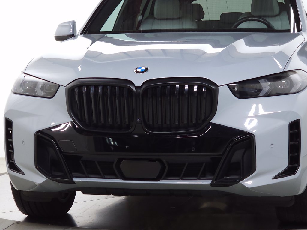 Certified 2024 BMW X5 xDrive40i w/ M Sport Package AWD/4WD image 5