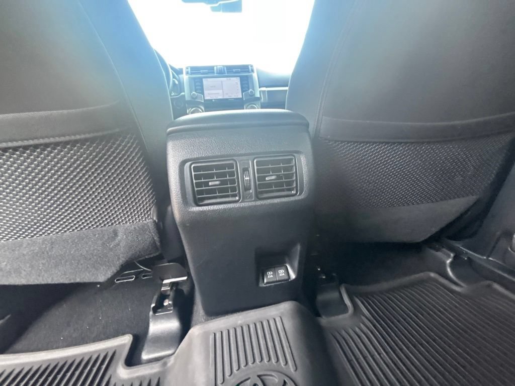 Used 2022 Toyota 4Runner SR5 AWD/4WD image 18