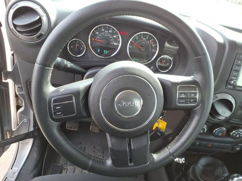 Used 2015 Jeep Wrangler Sport w/ Quick Order Package 23S AWD/4WD image 23