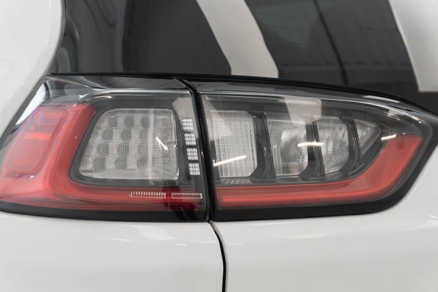 Used 2022 Jeep Cherokee Trailhawk AWD/4WD image 12