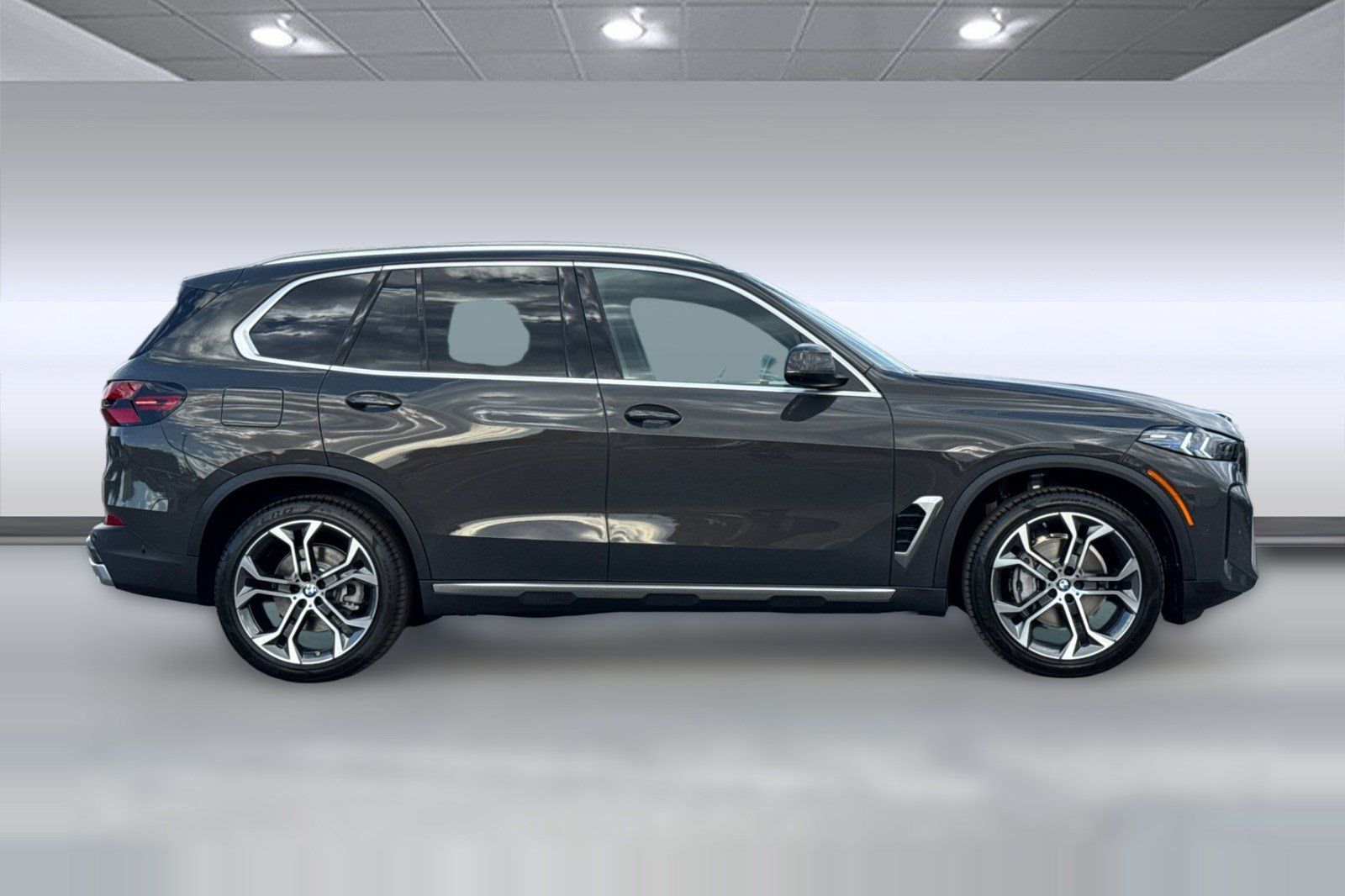 Used 2026 BMW X5 xDrive40i AWD/4WD image 8