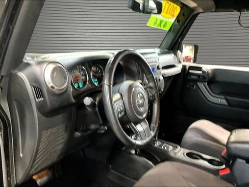 Used 2017 Jeep Wrangler Unlimited Sport w/ Quick Order Package 24S AWD/4WD image 16
