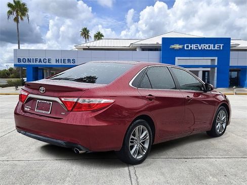 Used 2015 Toyota Camry SE image 4