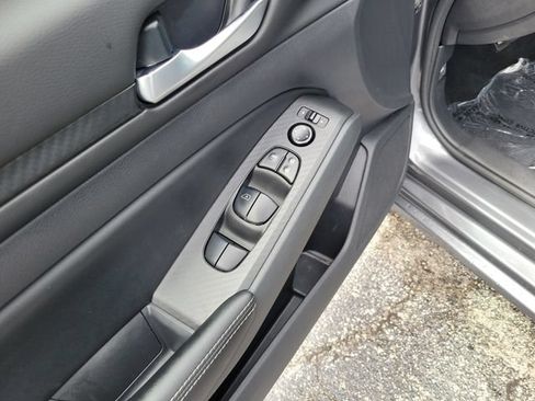Used 2024 Nissan Altima 2.5 SV FWD image 14