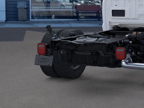 New 2025 Ford F550 4x4 Crew Cab image 21