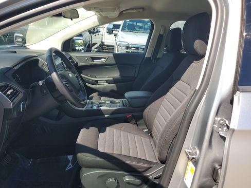 Certified 2024 Ford Edge SE w/ Black Appearance Package image 11