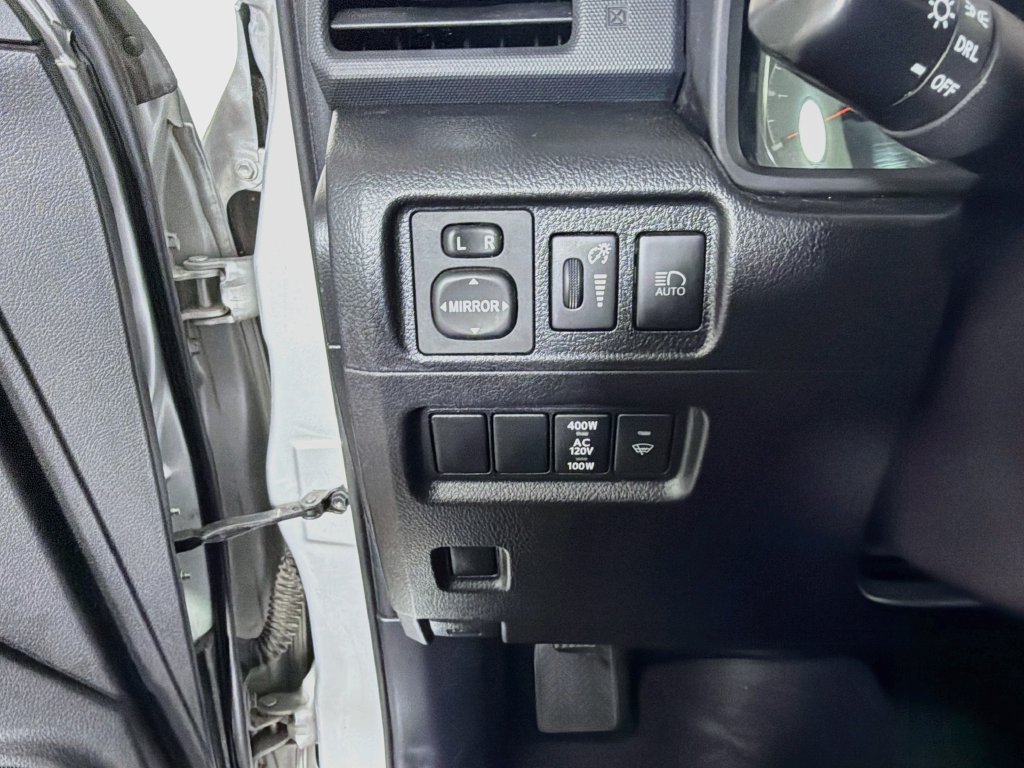Used 2022 Toyota 4Runner SR5 AWD/4WD image 11