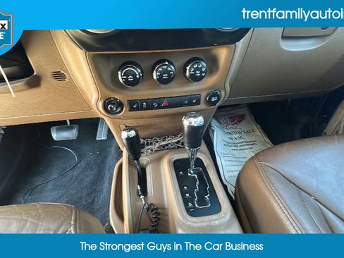 Used 2013 Jeep Wrangler Unlimited Sahara w/ Dual Top Group image 33