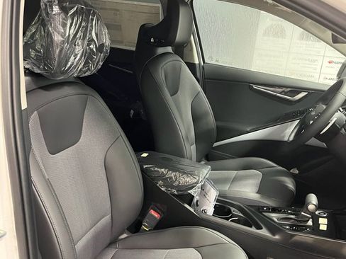 New 2025 Kia Niro EX Touring image 4