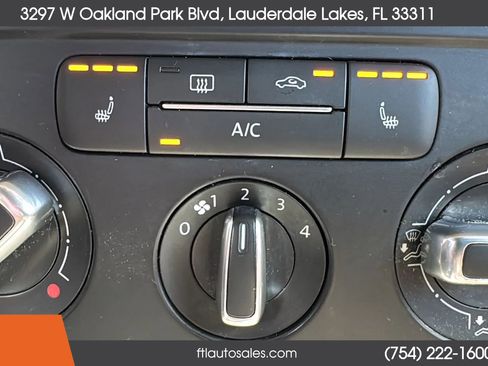 Used 2014 Volkswagen Beetle 2.5 image 61