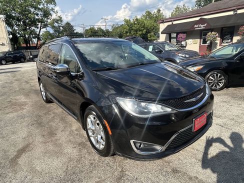 Used 2019 Chrysler Pacifica Limited FWD image 15