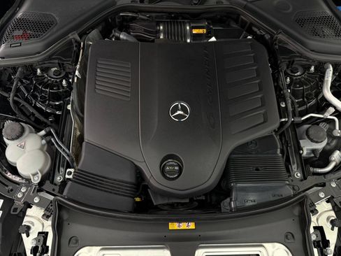 Used 2025 Mercedes-Benz E 450 4MATIC Sedan image 32