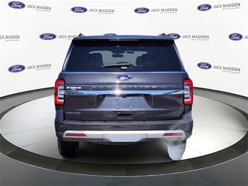 Used 2023 Ford Expedition Limited image 4