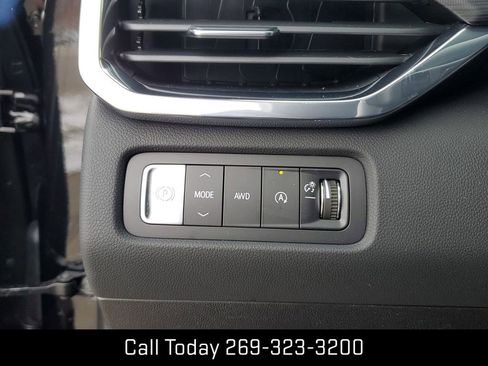 New 2025 GMC Acadia Elevation image 10