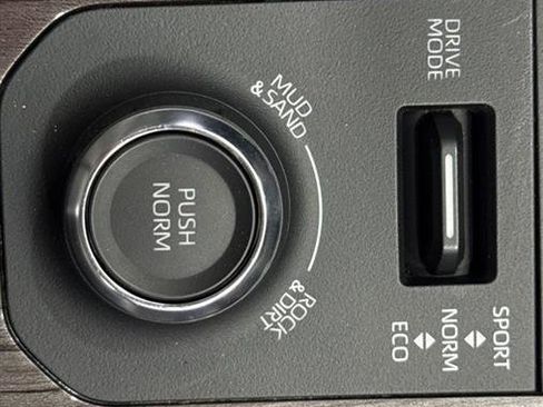 Used 2021 Toyota Highlander Limited image 59