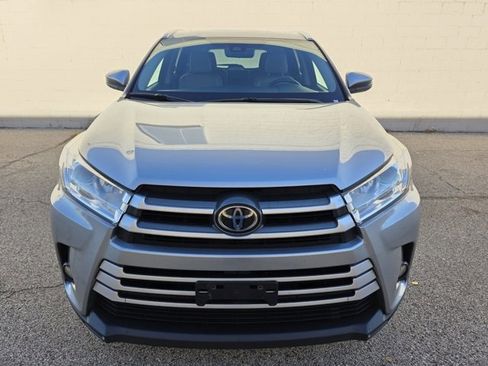 Used 2017 Toyota Highlander XLE image 8