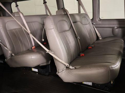 Used 2020 Chevrolet Express 3500 LS image 12