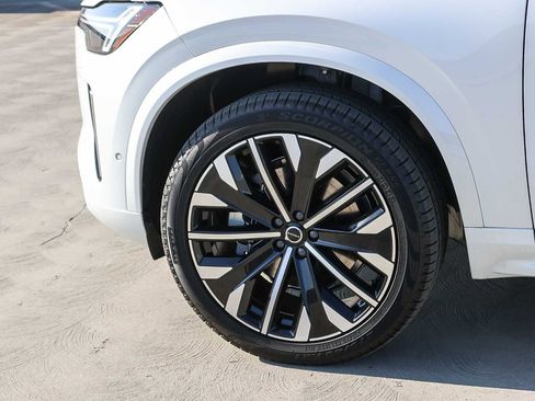 New 2026 Volvo XC90 B6 Plus w/ Protection Package Premier image 9