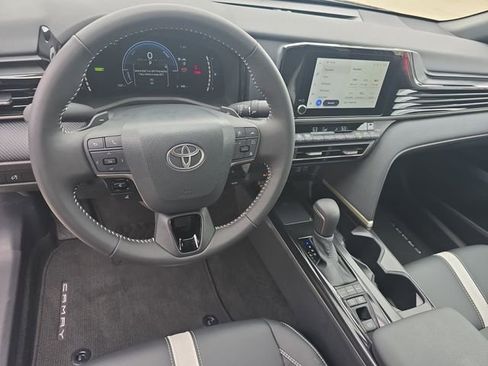 Used 2026 Toyota Camry SE FWD image 16