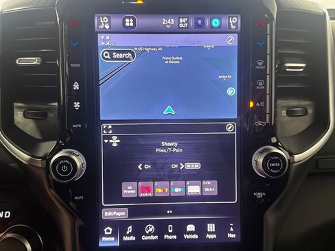 New 2026 RAM 1500 4x4 Crew Cab image 3