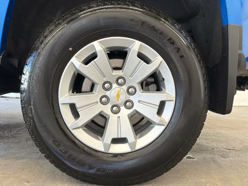 Used 2022 Chevrolet Colorado LT w/ Luxury Package AWD/4WD image 9