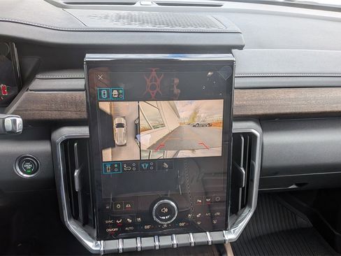 New 2026 GMC Acadia Denali Ultimate w/ LPO, Floor Liner Package image 17