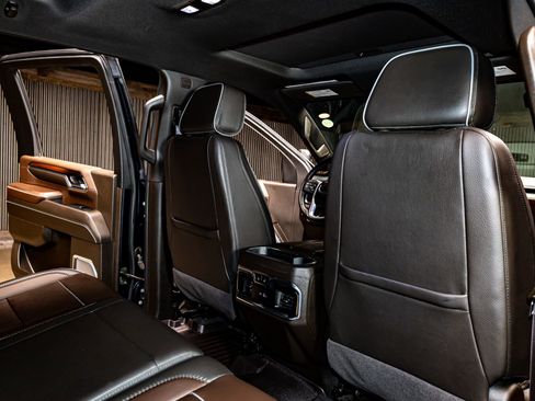 Used 2024 GMC Sierra 3500 Denali w/ Denali Reserve Package image 29