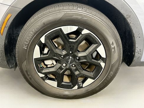 Used 2024 Kia Sorento S FWD image 11