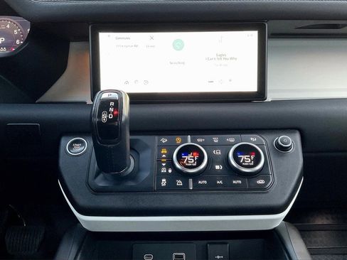 Used 2022 Land Rover Defender 110 SE image 14