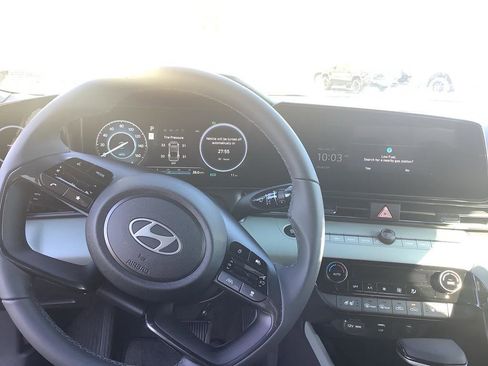 New 2025 Hyundai Elantra Limited image 10