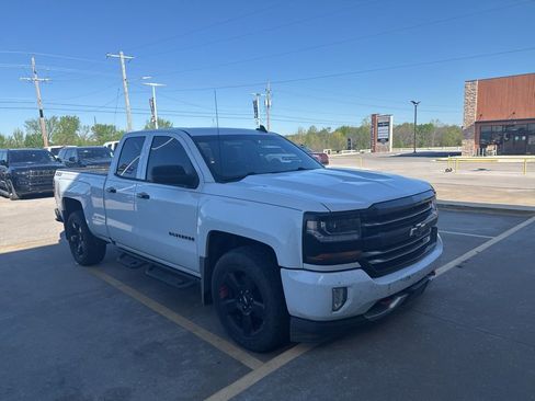 Used 2018 Chevrolet Silverado 1500 LT w/ Redline Edition image 3