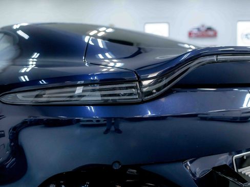 Used 2020 Aston Martin V8 Vantage Coupe image 24