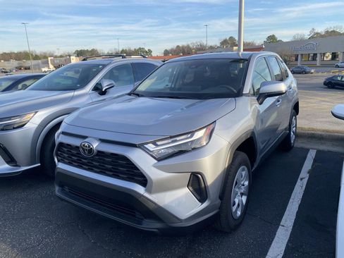 Used 2025 Toyota RAV4 LE image 3