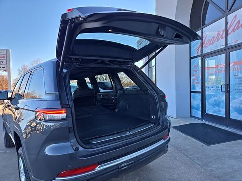 Used 2025 Jeep Grand Cherokee Summit AWD/4WD image 98