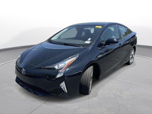 Used 2017 Toyota Prius Three Touring image 2