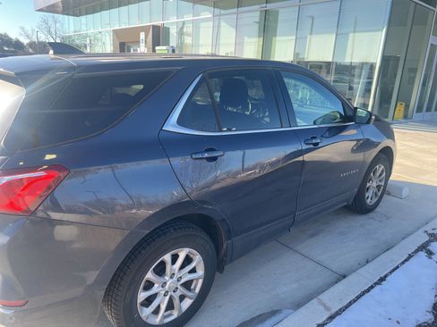 Used 2018 Chevrolet Equinox LT image 3