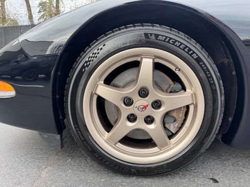 Used 2001 Chevrolet Corvette Base 2dr Convertible w/ Preferred Equipment Group2 image 17