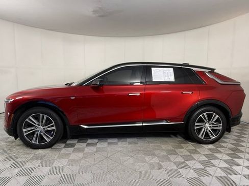 Certified 2024 Cadillac Lyriq Luxury RWD image 3