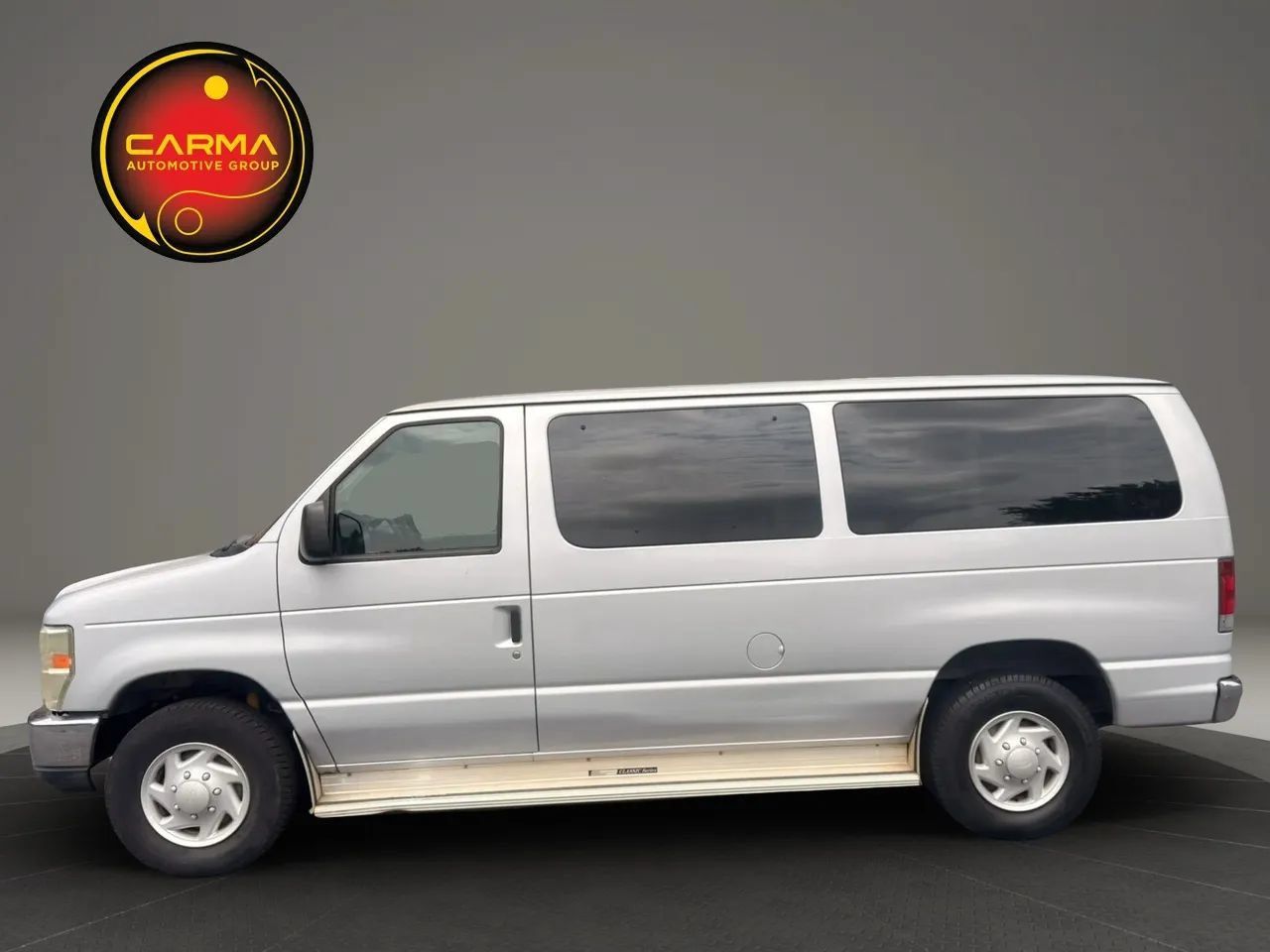 Used 2008 Ford E-350 and Econoline 350 XLT RWD image 2