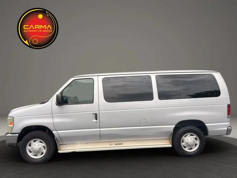 Used 2008 Ford E-350 and Econoline 350 XLT RWD image 2