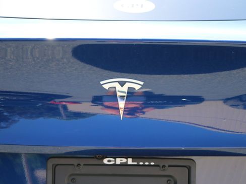 Used 2022 Tesla Model Y Long Range AWD/4WD image 5