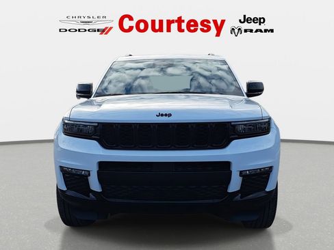 New 2025 Jeep Grand Cherokee L Limited w/ Black Appearance Package AWD/4WD image 8