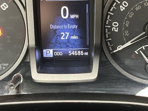 Used 2019 Toyota Tacoma TRD Off-Road image 14