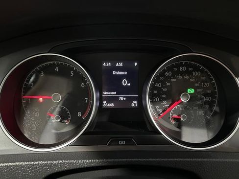 Used 2017 Volkswagen Golf SE image 25